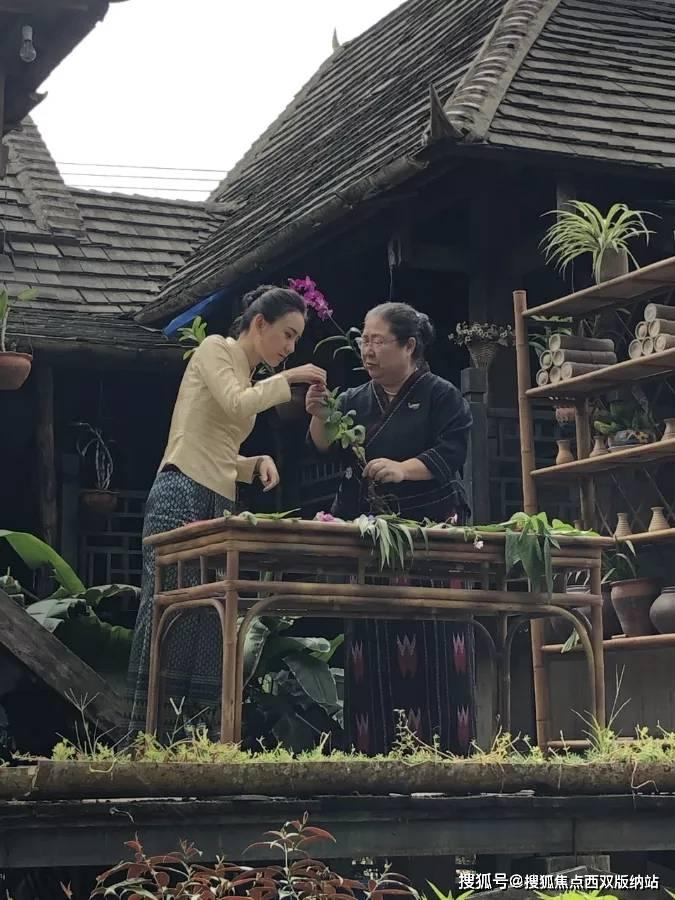 我爸爸出轨3次，我妈妈曾经轻生，被救起。我该不该狠我爸爸。